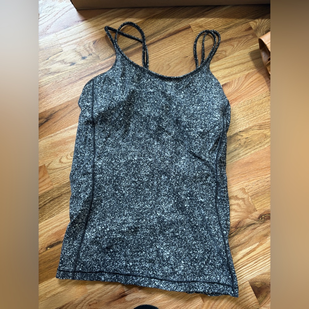 Black and Gray lululemon tanktop